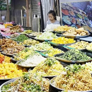 라오스 루앙프라방 야시장 부페
