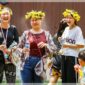 라오스 수도 위양짠 삐마이 축제를 즐기는 여자들