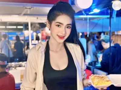 라오스 여자 노점상 미모