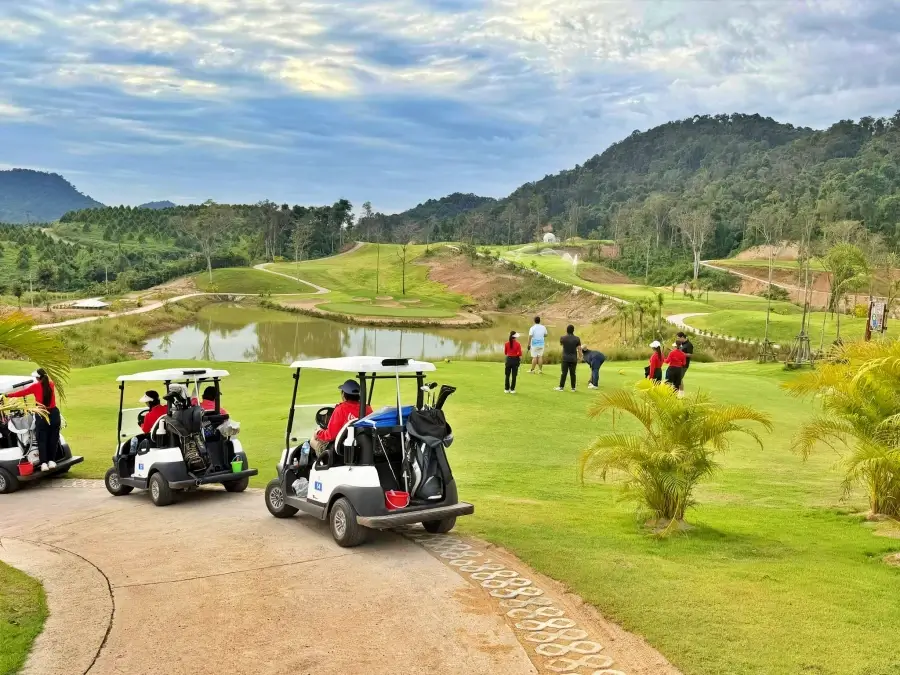 라오스 방비엥 '라오 -아시아 골프장 풍경